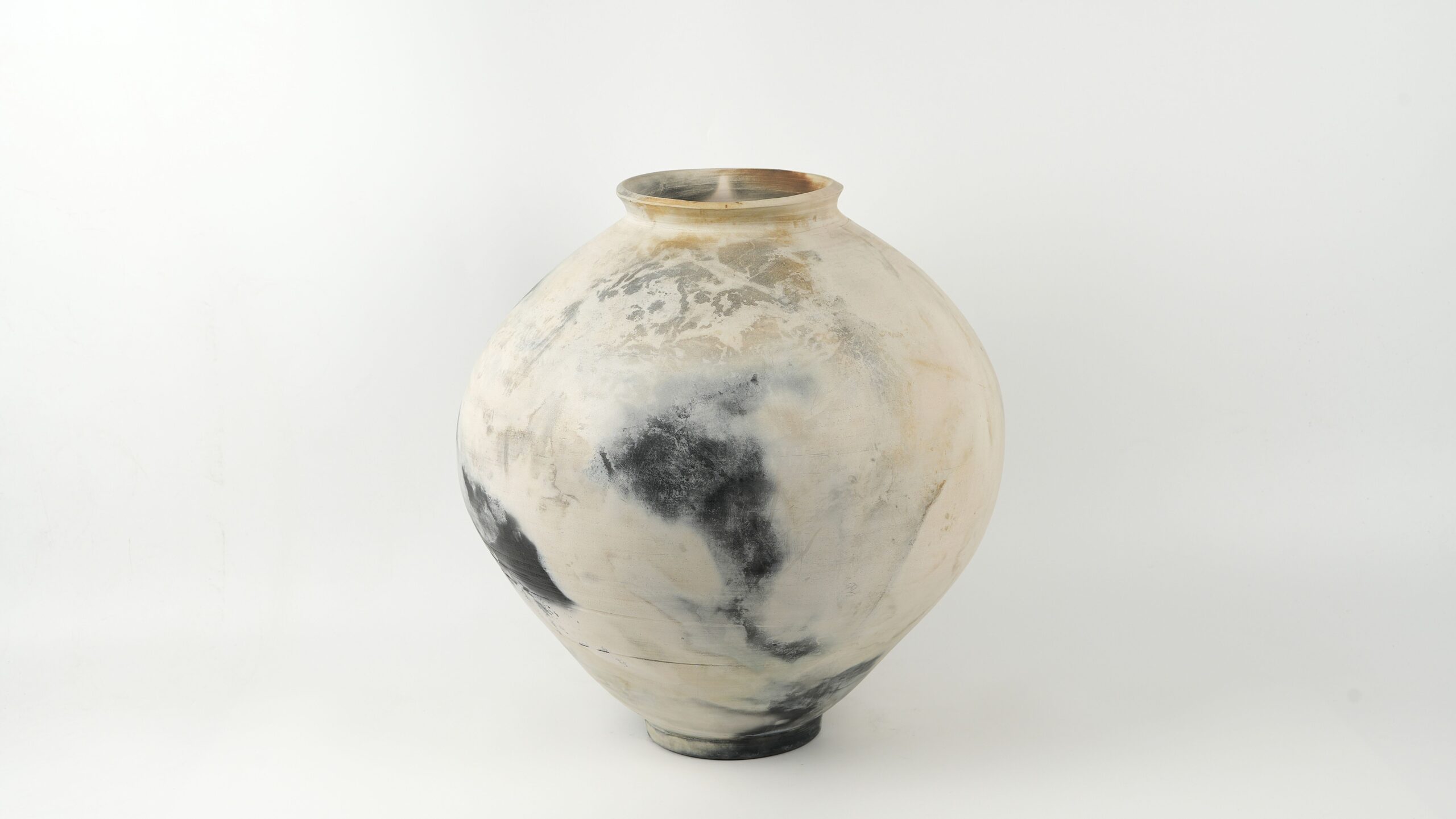 Microcosmos. Small-format ceramics exhibition